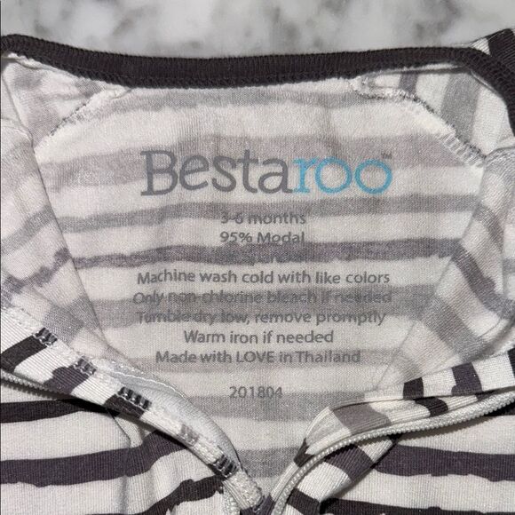 Adorable Lion and Striped Baby Footie Bundle 3/6M - Picture 7 of 7